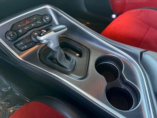 2016 Dodge Challenger 392 Hemi Scat Pack Shaker