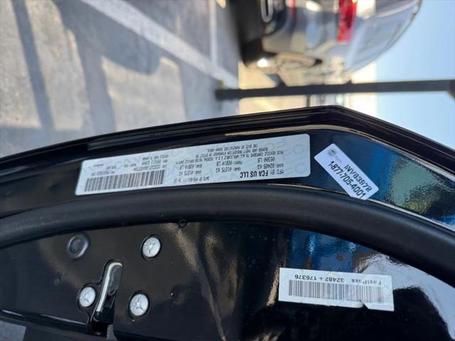 2016 Dodge Challenger 392 Hemi Scat Pack Shaker