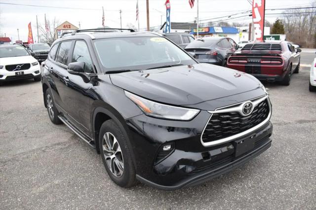 2023 Toyota Highlander L for sale in Patchogue, NY