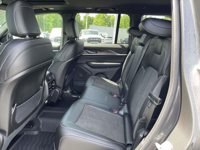 2026 Jeep Grand Cherokee Altitude 4x4