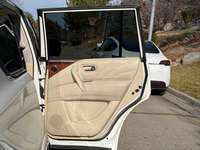 2016 INFINITI QX80 Base