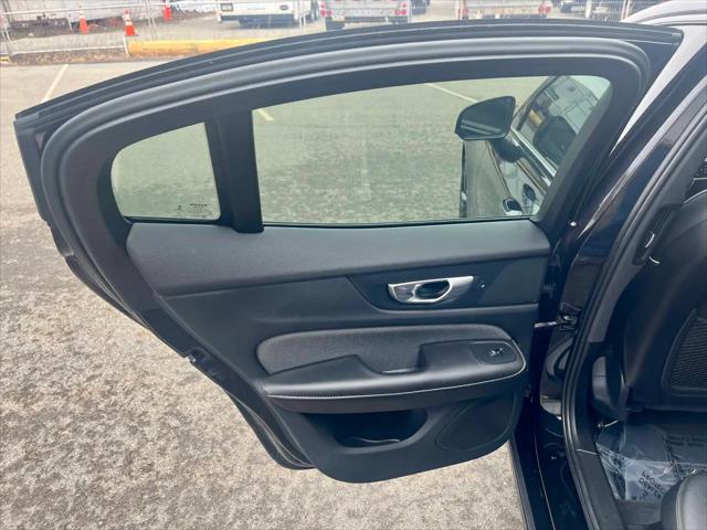 2024 Volvo S60 B5 Plus Black Edition