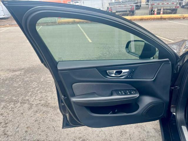 2024 Volvo S60 B5 Plus Black Edition