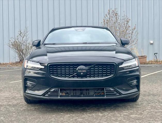 2024 Volvo S60 B5 Plus Black Edition