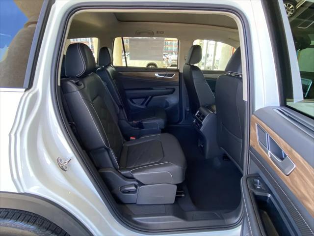 2026 Volkswagen Atlas SE with Technology