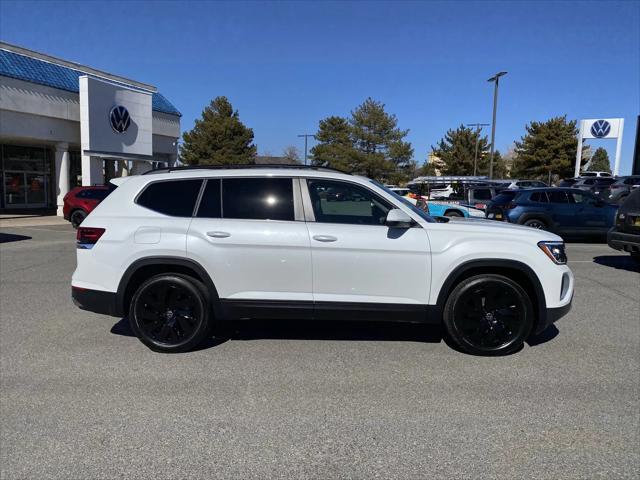 2026 Volkswagen Atlas SE with Technology
