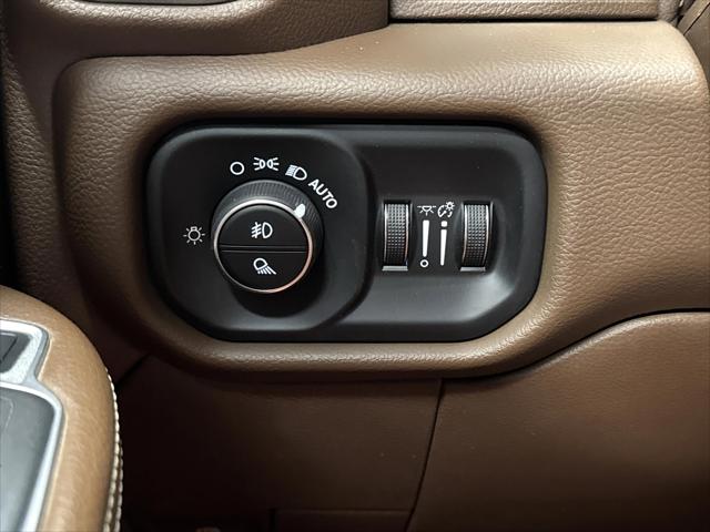 2020 Ram 3500 Laramie Crew Cab 4x4 8' Box