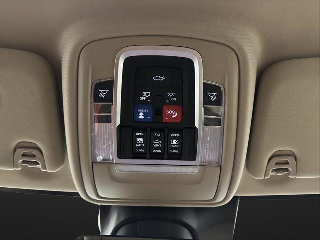 2020 Ram 3500 Laramie Crew Cab 4x4 8' Box