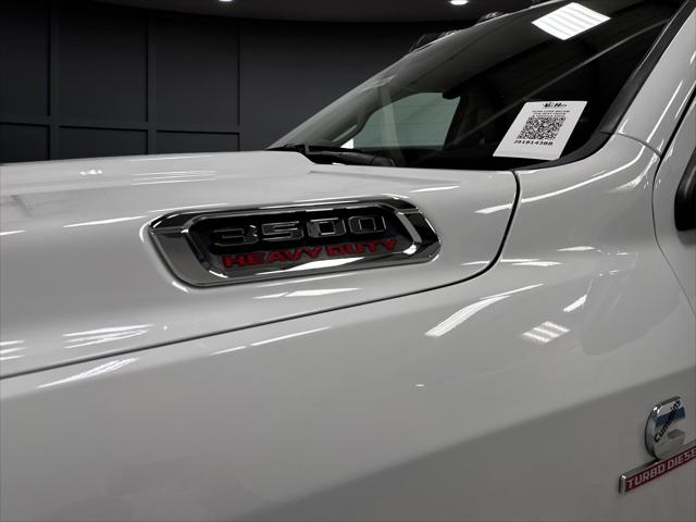 2020 Ram 3500 Laramie Crew Cab 4x4 8' Box