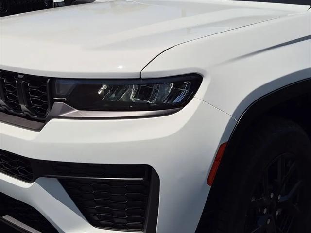 2026 Jeep Grand Cherokee Altitude 4x2