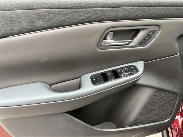 2026 Nissan LEAF PLATINUM+