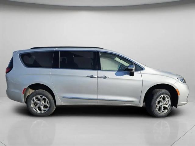 2023 Chrysler Pacifica Limited AWD