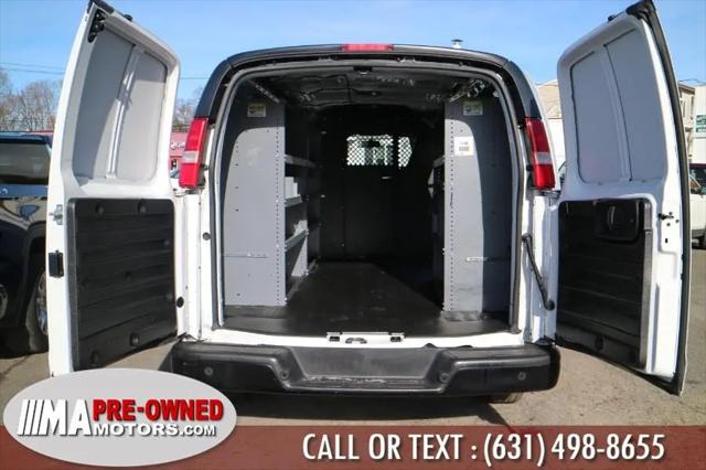 2022 GMC Savana Cargo RWD 2500 Regular Wheelbase Work Van