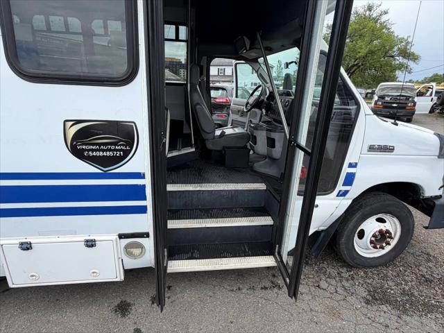 2009 Ford E-350 Cutaway E-350
