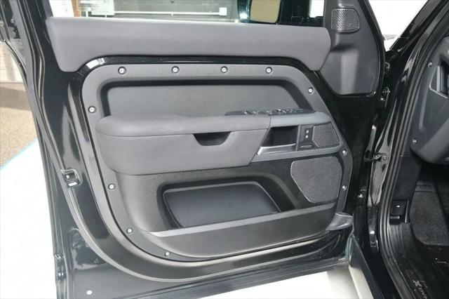 2023 Land Rover Defender 110 X-Dynamic SE