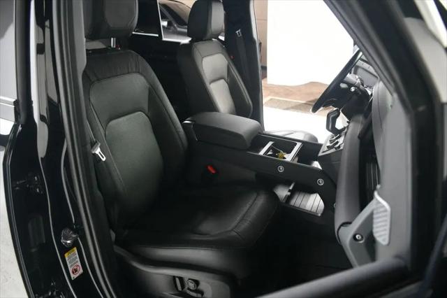 2023 Land Rover Defender 110 X-Dynamic SE