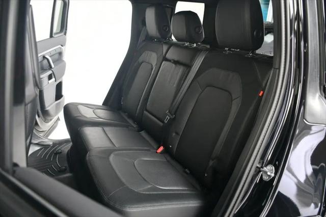 2023 Land Rover Defender 110 X-Dynamic SE