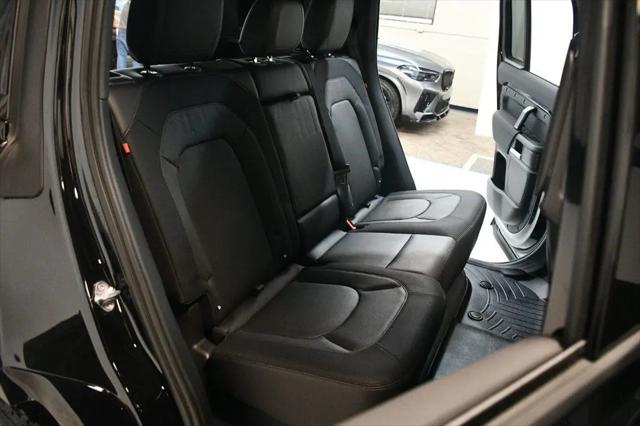2023 Land Rover Defender 110 X-Dynamic SE