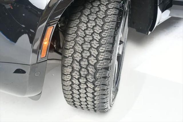 2023 Land Rover Defender 110 X-Dynamic SE
