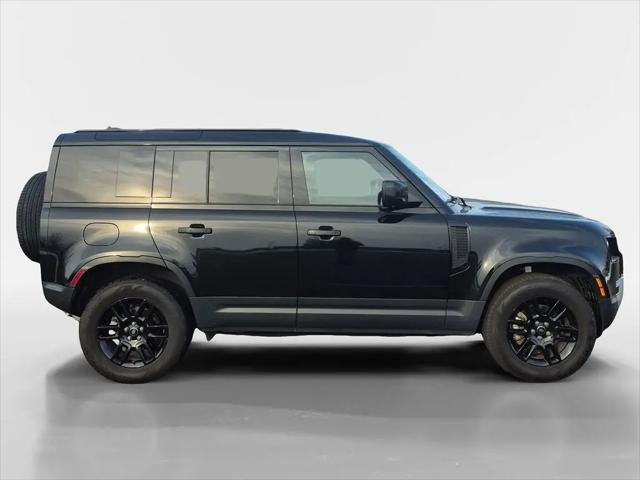 2025 Land Rover Defender 110 P300