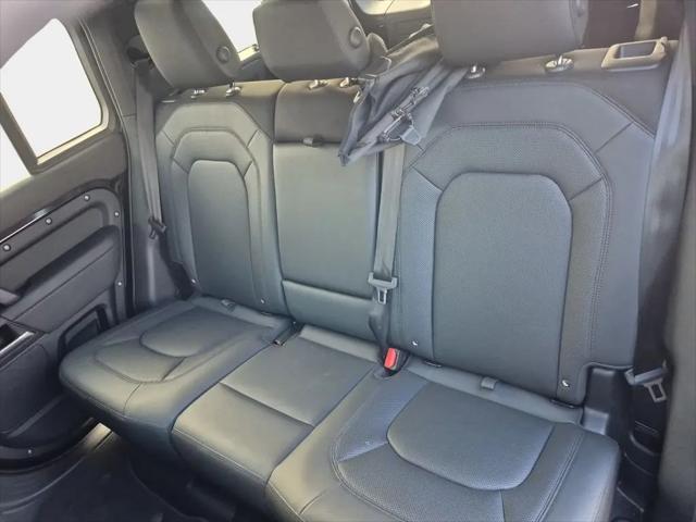 2025 Land Rover Defender 110 P300
