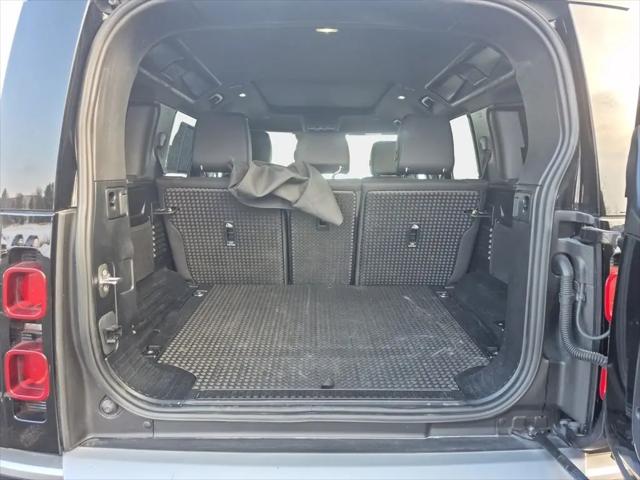 2025 Land Rover Defender 110 P300