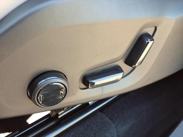 2026 Volvo XC90 Plus, B6 AWD Gas (mild hybrid), Gasoline, Bright, 7 Seats