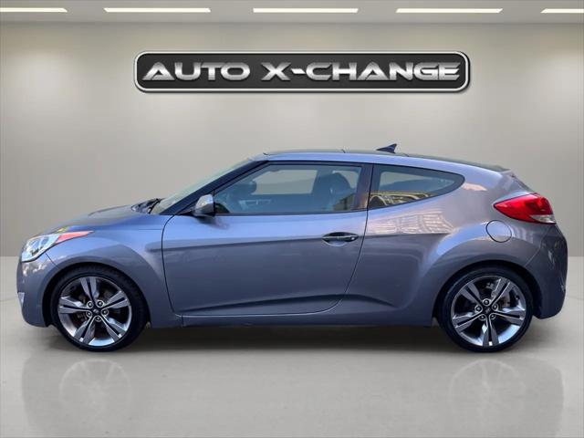 2013 Hyundai Veloster Base w/Black