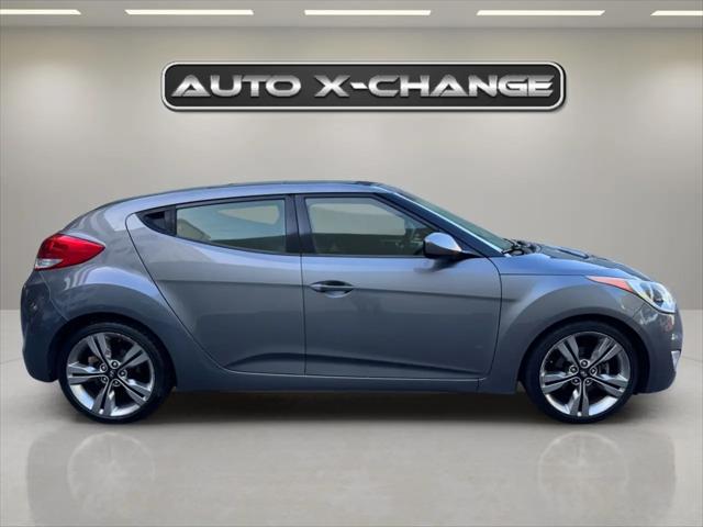 2013 Hyundai Veloster Base w/Black
