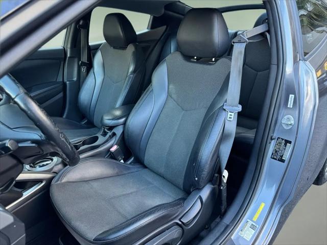 2013 Hyundai Veloster Base w/Black