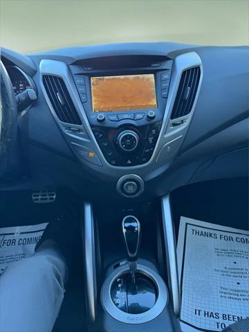 2013 Hyundai Veloster Base w/Black