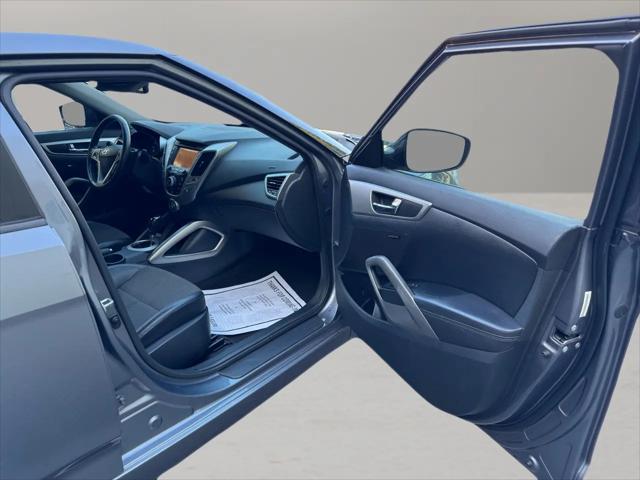 2013 Hyundai Veloster Base w/Black