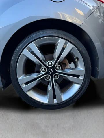 2013 Hyundai Veloster Base w/Black