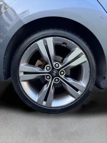 2013 Hyundai Veloster Base w/Black