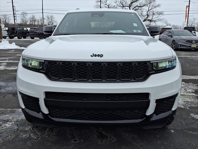 2022 Jeep Grand Cherokee L Altitude 4x4 2022 Jeep Grand Cherokee L Altitude 4x4