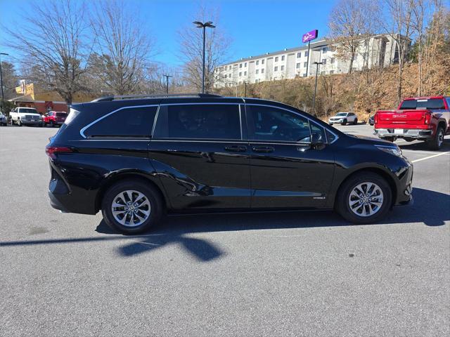 2021 Toyota Sienna LE