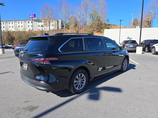 2021 Toyota Sienna LE