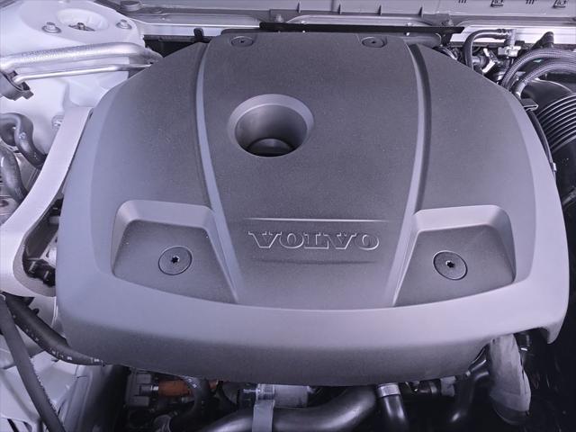 2026 Volvo XC90 Plug-In Hybrid Plus, T8 AWD, Electric/Gasoline, Bright, 7 Seats
