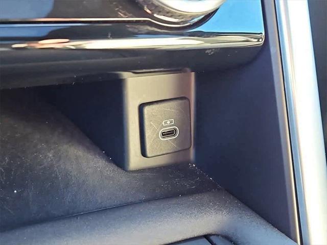 2024 Land Rover Discovery P360 Metropolitan Edition