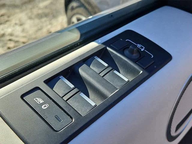 2024 Land Rover Discovery P360 Metropolitan Edition