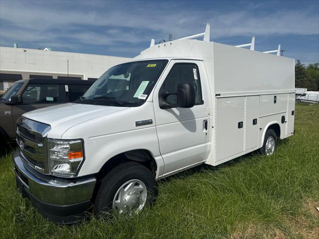 2026 Ford E-350 Cutaway Base