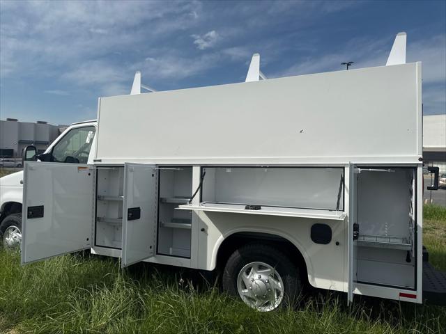2026 Ford E-350 Cutaway Base