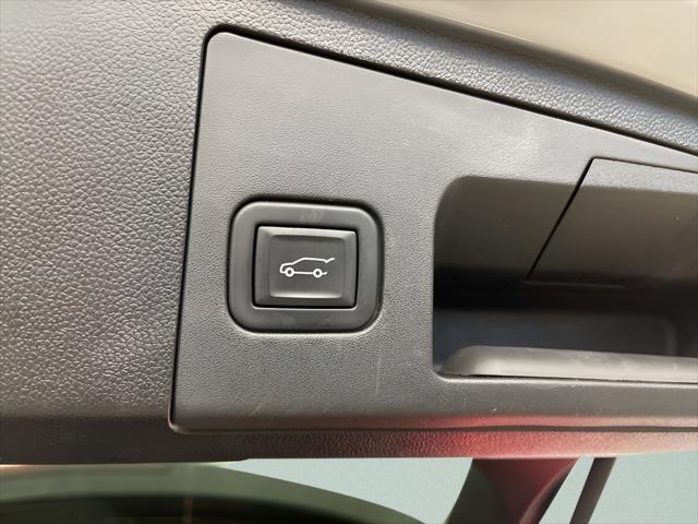 2023 Cadillac XT4 AWD Premium Luxury