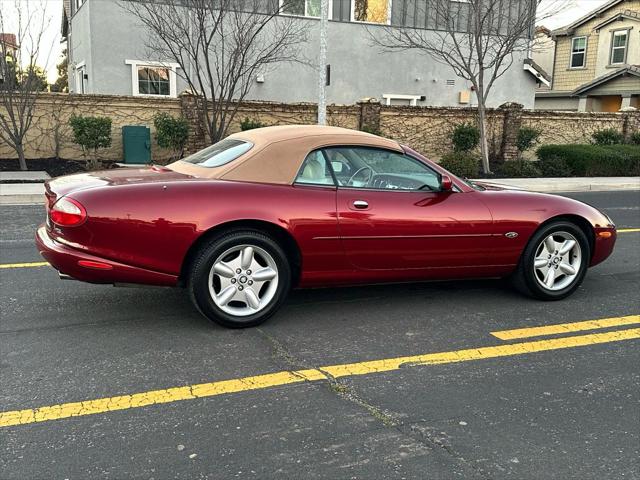1999 Jaguar XK8 XK8 Convertible 2D