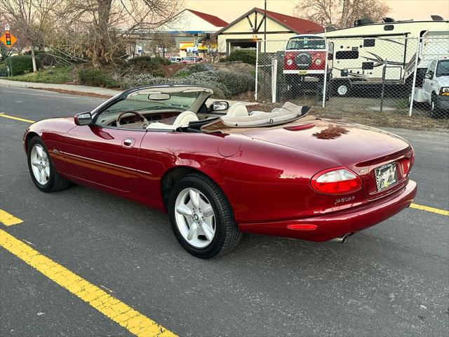 1999 Jaguar XK8 XK8 Convertible 2D