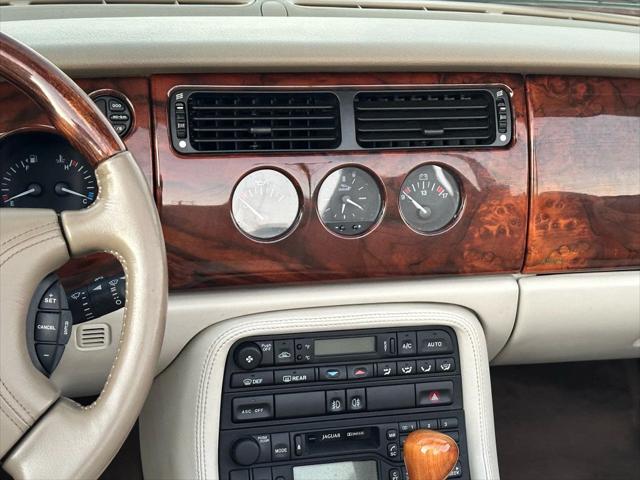 1999 Jaguar XK8 XK8 Convertible 2D