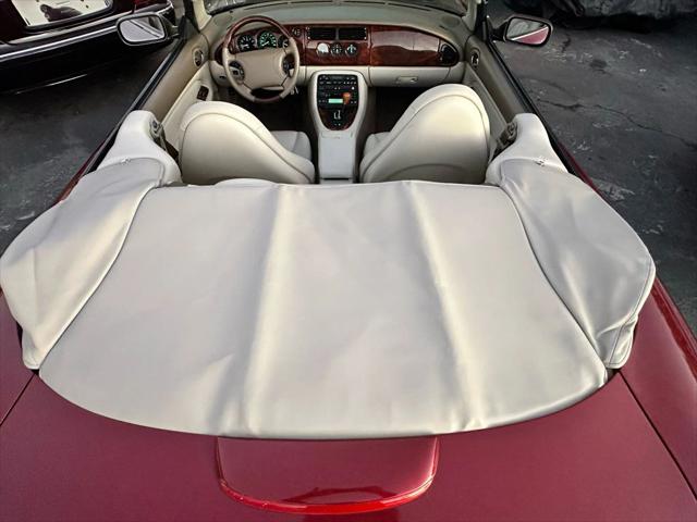 1999 Jaguar XK8 XK8 Convertible 2D