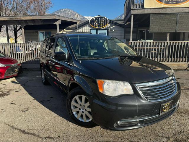 2016 Chrysler Town & Country Touring