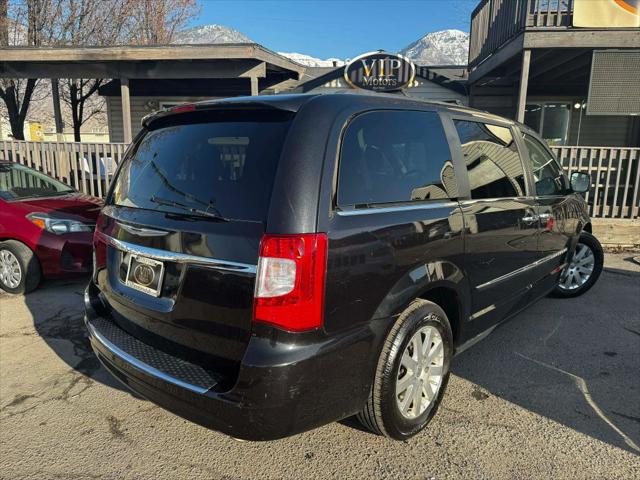 2016 Chrysler Town & Country Touring