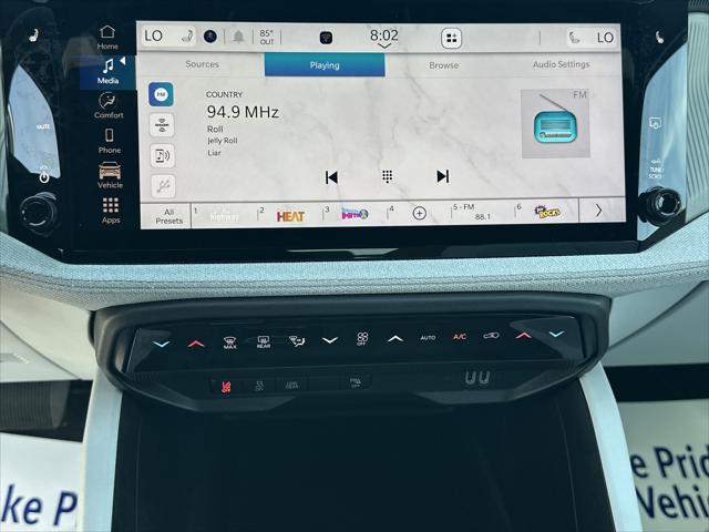 2026 Jeep Cherokee Laredo 4x4